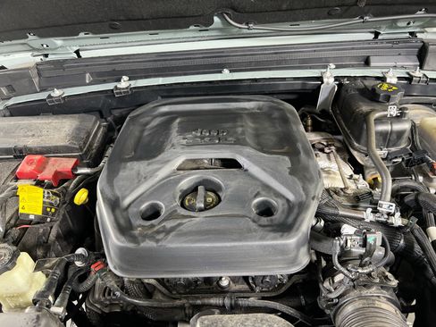 Used 2023 Jeep Wrangler Sport S image 28