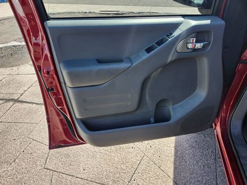 Used 2020 Nissan Frontier SV RWD image 14