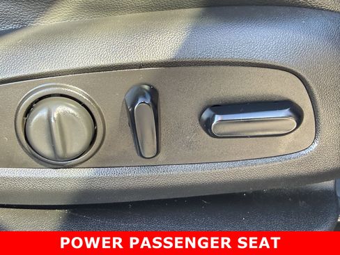 Used 2017 GMC Acadia Denali image 19