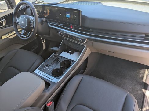 New 2026 Kia Carnival LXS image 10