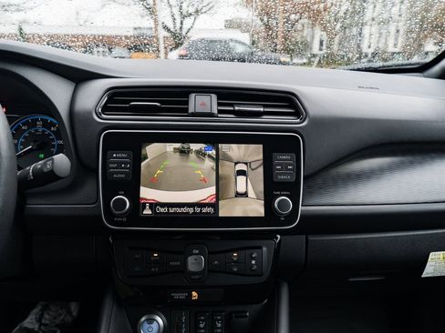 Certified 2024 Nissan Leaf SV Plus image 14