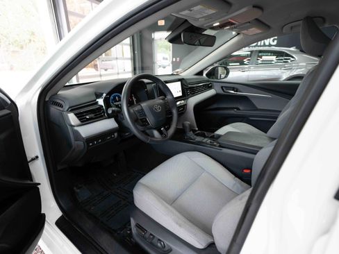 Used 2025 Toyota Camry LE w/ Convenience Package image 8