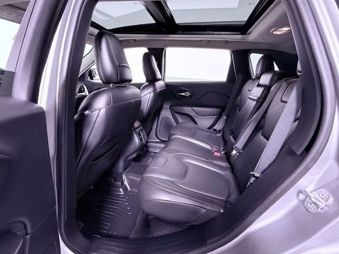 Used 2015 Jeep Cherokee Trailhawk w/ Comfort/Convenience Group image 19