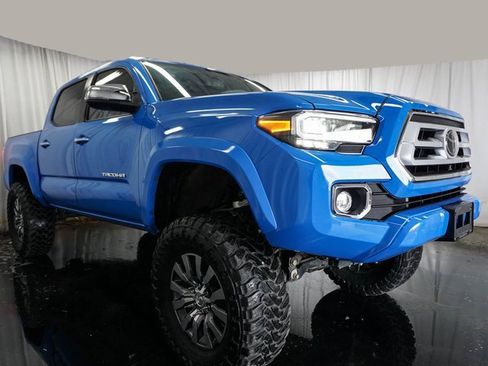 Used 2021 Toyota Tacoma Limited image 2
