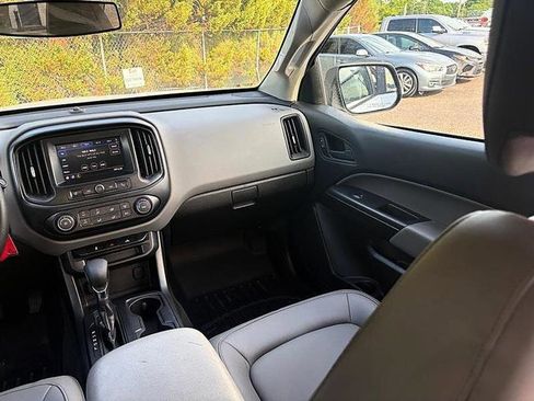 Used 2022 Chevrolet Colorado W/T image 30