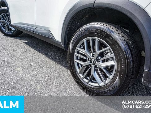 Used 2024 Nissan Rogue S FWD image 15