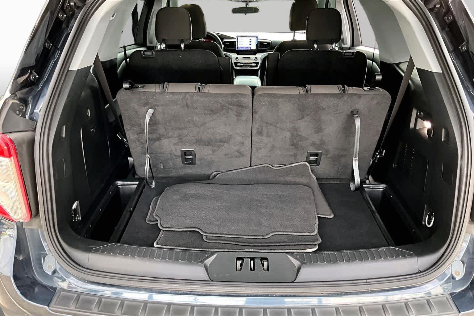 Used 2023 Ford Explorer XLT RWD image 36