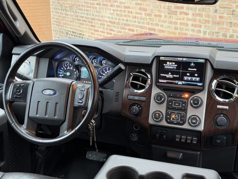 Used 2014 Ford F350 Lariat image 26