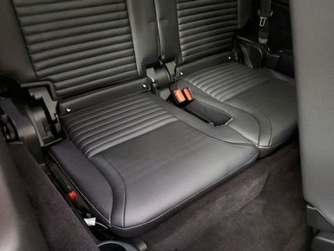 Used 2023 Land Rover Discovery S R-Dynamic AWD/4WD image 45