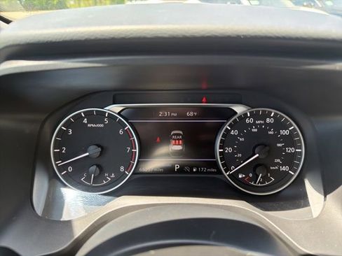 Used 2024 Nissan Rogue S image 18