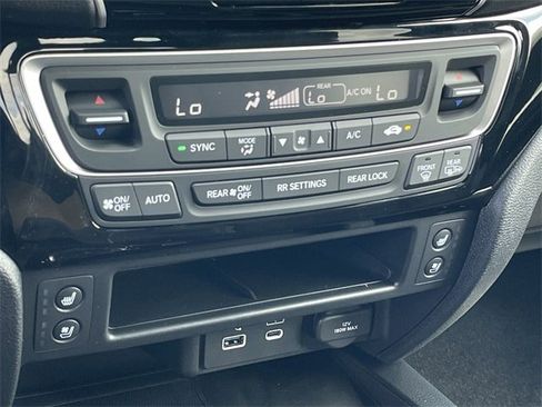 New 2025 Honda Ridgeline Black Edition image 17