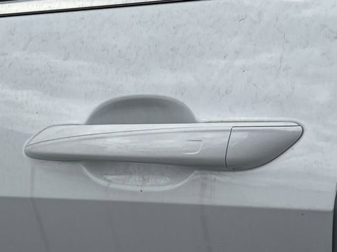 Certified 2025 Hyundai Elantra Limited FWD image 36