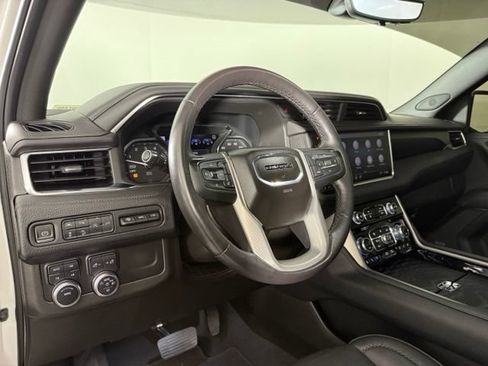 Used 2021 GMC Yukon Denali w/ Denali Premium Package AWD/4WD image 5