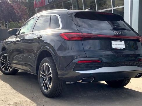 New 2025 Audi Q5 Premium image 3