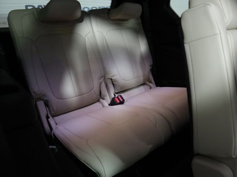 New 2025 Jeep Grand Cherokee L Limited w/ Luxury Tech Group II image 23