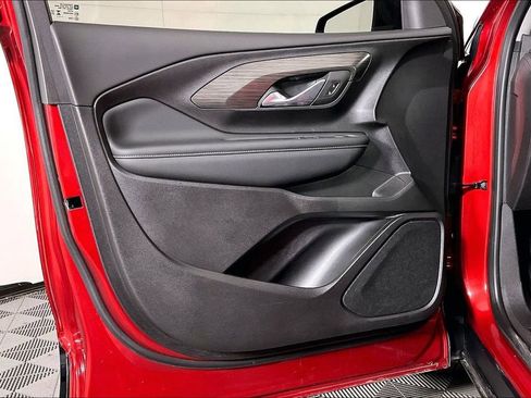 Used 2024 GMC Terrain SLE w/ Driver Convenience Package image 24