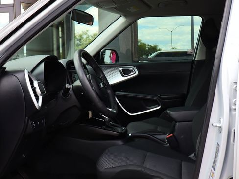 Used 2020 Kia Soul LX FWD image 37