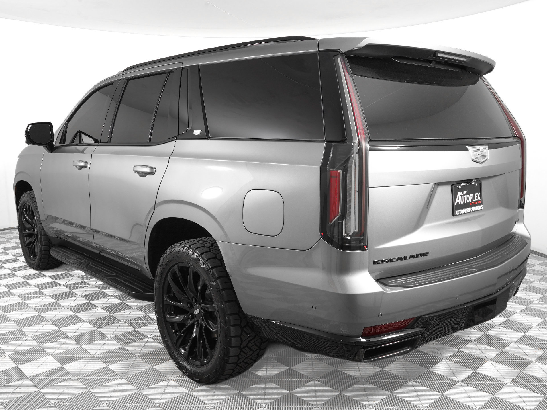 Used 2023 Cadillac Escalade Sport w/ LPO, ONYX Package AWD/4WD image 7