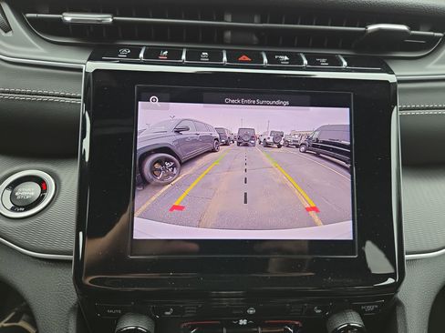 New 2025 Jeep Grand Cherokee L Altitude image 12