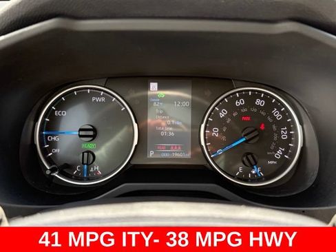 Used 2022 Toyota RAV4 LE AWD/4WD image 18