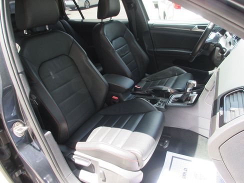 Used 2018 Volkswagen GTI Autobahn FWD image 19