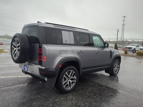 Used 2020 Land Rover Defender 110 HSE image 3