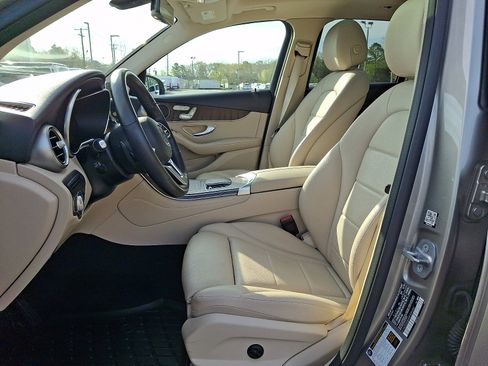 Used 2021 Mercedes-Benz GLC 300 4MATIC image 13