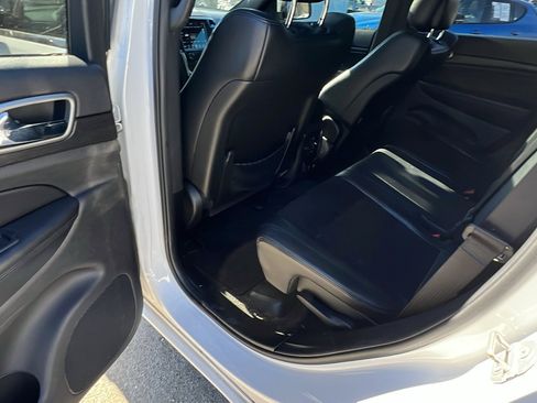 Used 2018 Jeep Grand Cherokee Altitude image 25