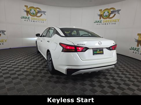 Used 2024 Nissan Altima 2.5 SV FWD image 6
