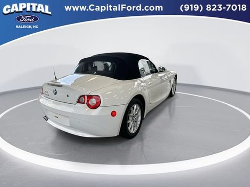 Used 2005 BMW Z4 2.5i RWD image 8