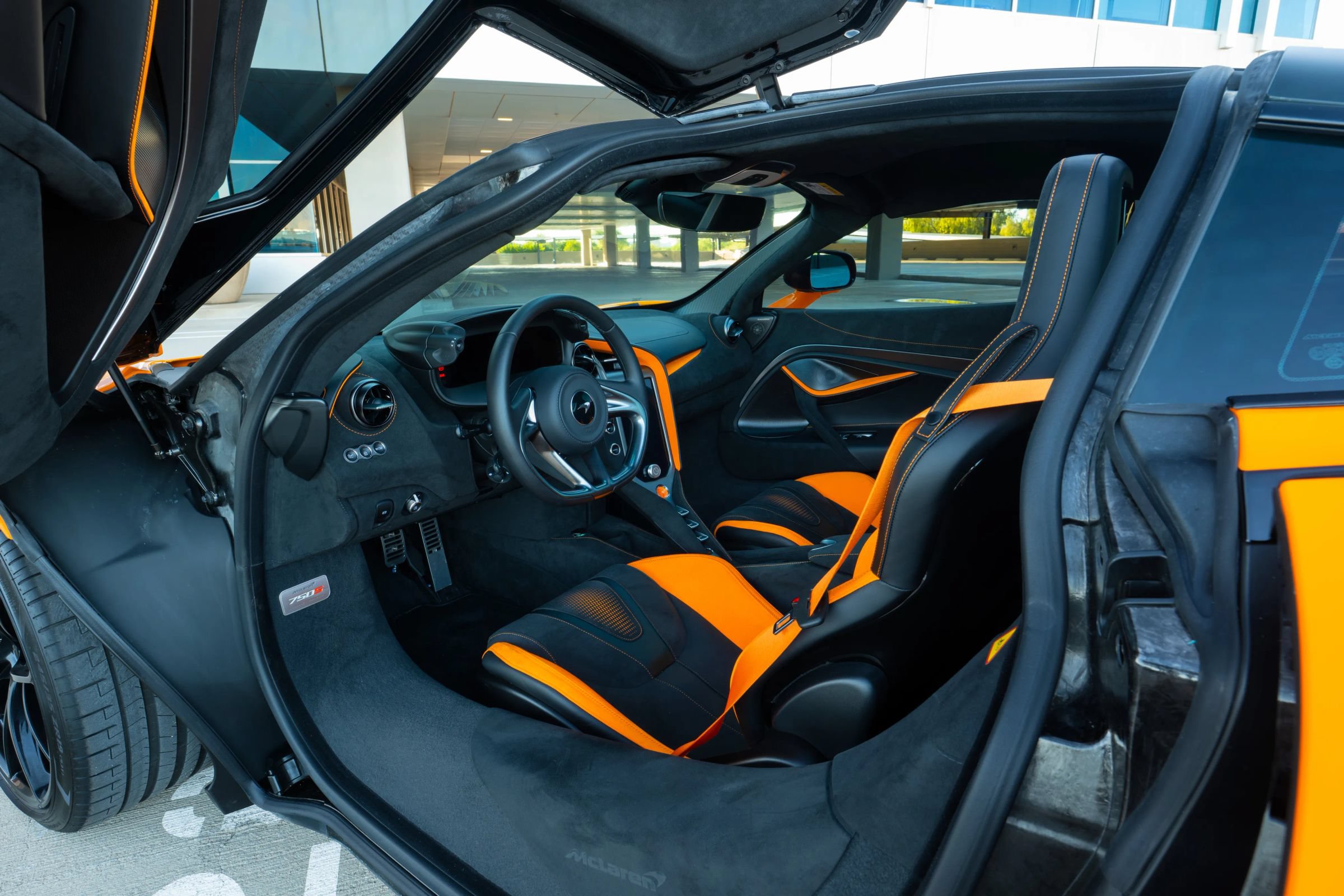 Used 2026 McLaren 750S RWD image 3