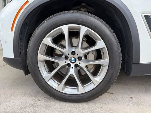 Used 2022 BMW X5 xDrive40i w/ Premium Package AWD/4WD image 11