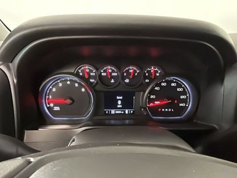 Used 2020 Chevrolet Silverado 1500 Custom w/ Custom Value Package AWD/4WD image 17