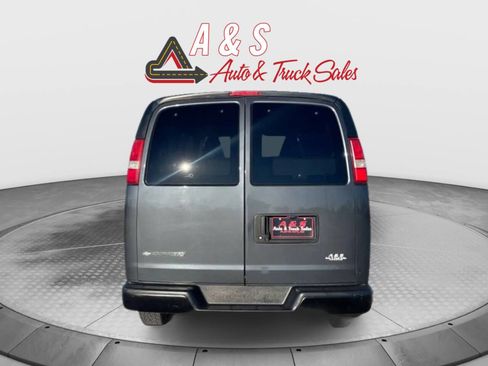 Used 2017 Chevrolet Express 3500 LS image 6