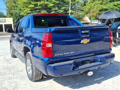 Used 2013 Chevrolet Avalanche LTZ image 7