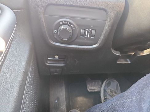 Used 2024 Jeep Grand Cherokee L Laredo image 21