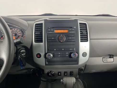 Used 2012 Nissan Frontier SV image 14