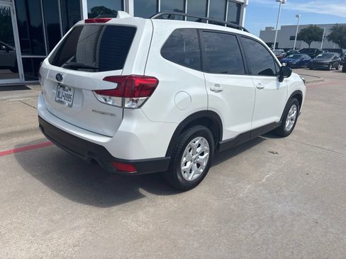 Used 2022 Subaru Forester AWD/4WD image 5