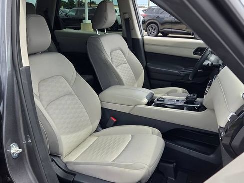 Used 2024 Nissan Pathfinder SV AWD/4WD image 17