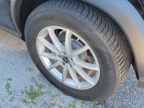 Used 2024 Mercedes-Benz GLE 350 4MATIC image 5