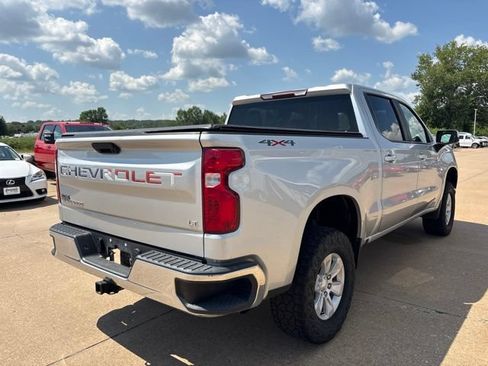 Used 2020 Chevrolet Silverado 1500 LT AWD/4WD image 3