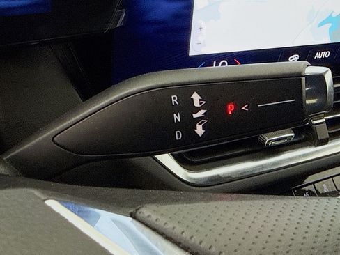 Used 2025 Chevrolet Equinox EV LT image 17