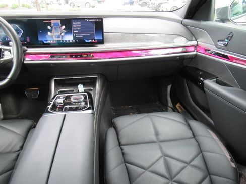 Used 2023 BMW 740i RWD image 14