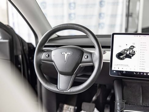 Used 2021 Tesla Model Y Long Range AWD/4WD image 32