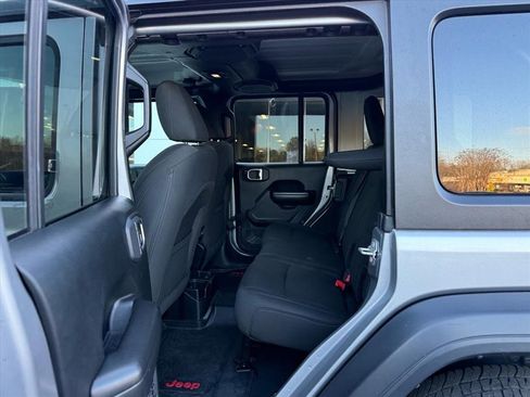 Used 2018 Jeep Wrangler Unlimited Sport S image 11