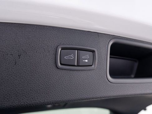 Certified 2024 Porsche Macan GTS image 32