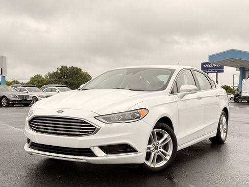 Used 2018 Ford Fusion SE w/ Equipment Group 602A FWD image 1