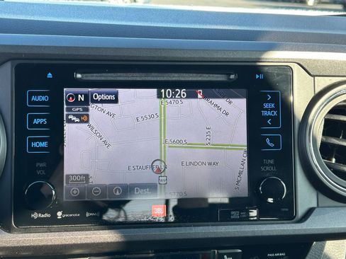 Used 2018 Toyota Tacoma TRD Off-Road image 20