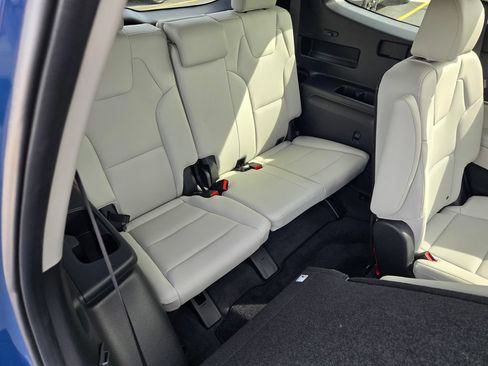 Used 2024 Kia Telluride S w/ S Sunroof Package AWD/4WD image 17