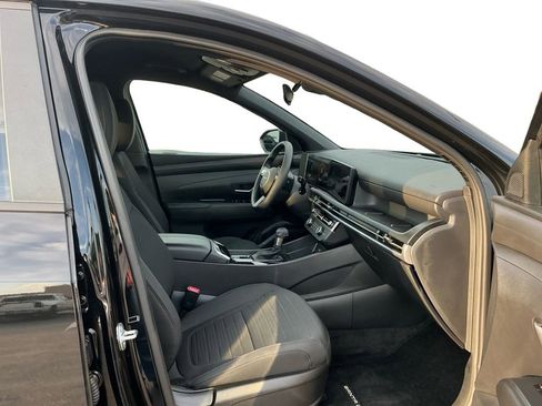 Used 2025 Hyundai Santa Cruz SE image 22